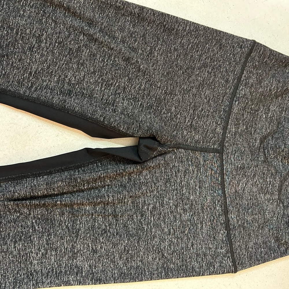 Set of two Victoria Secret leggings excellent - Picture 9 of 12